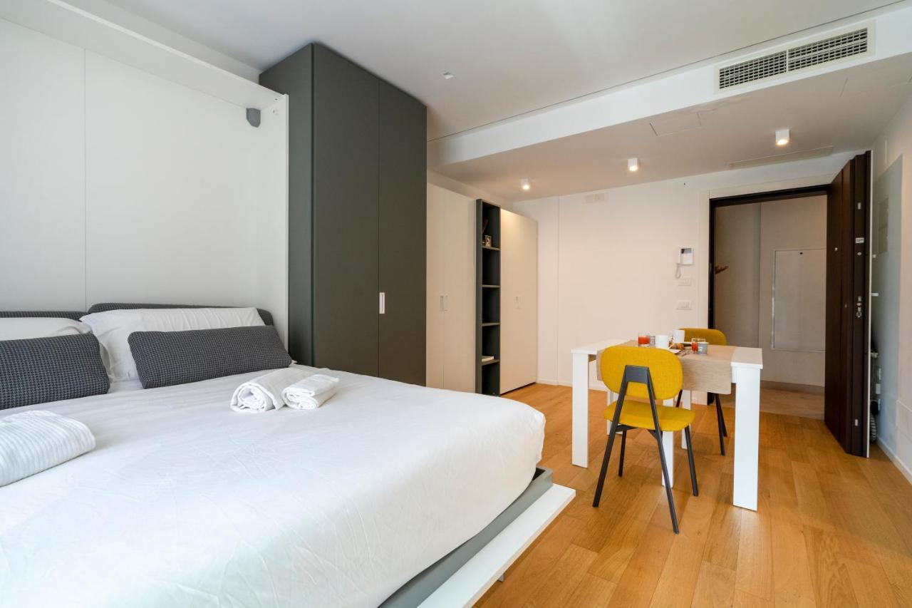 Twelve12 - Universita & Stazione Aparment Bari Exterior foto