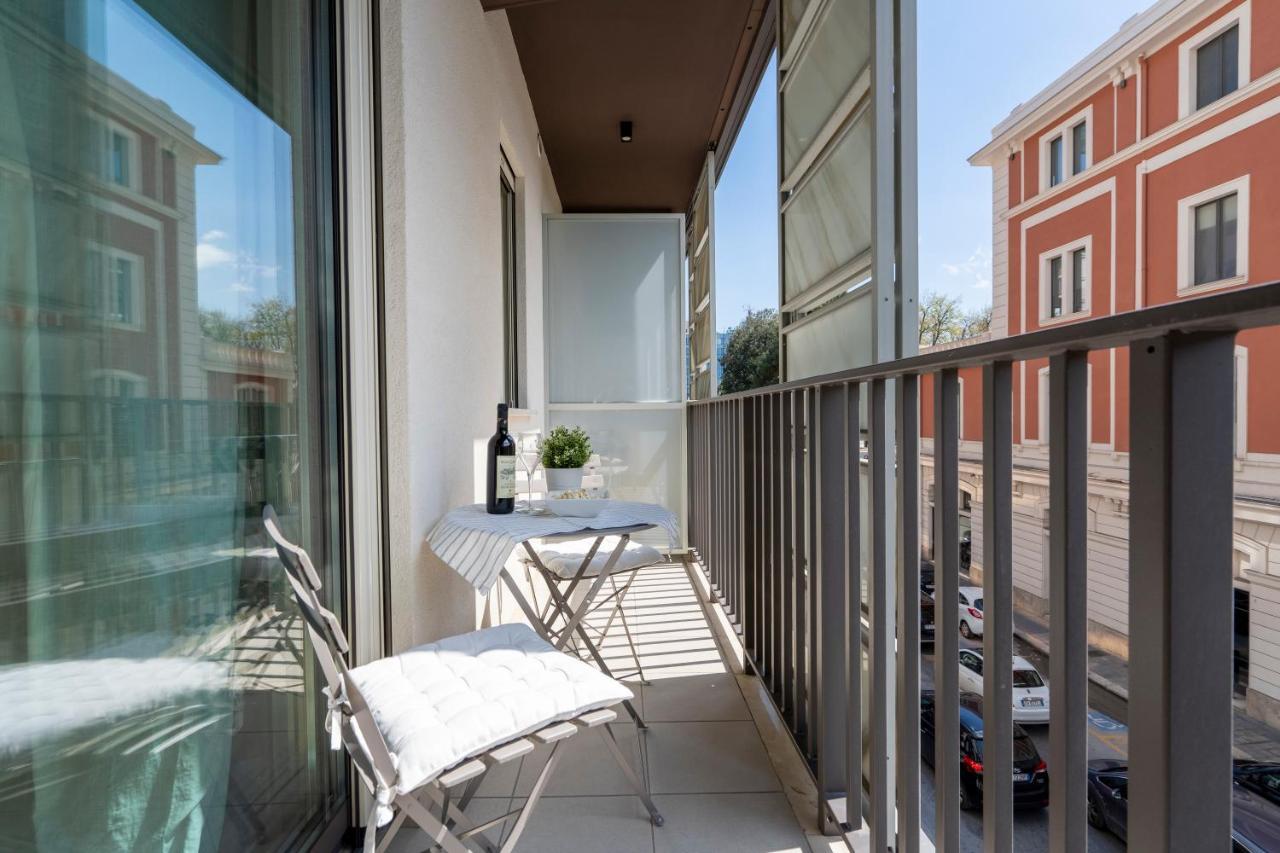 Twelve12 - Universita & Stazione Aparment Bari Exterior foto